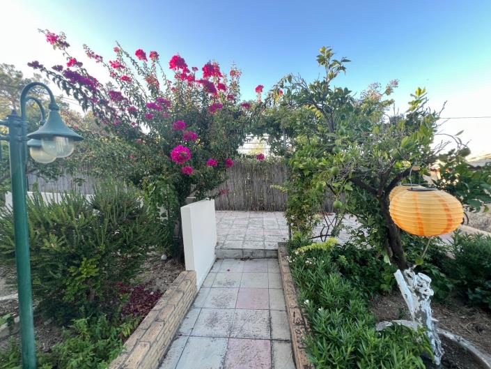 Image No.4-2 Bed House for sale