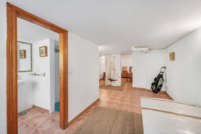 Image No.43-5 Bed Villa for sale