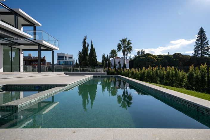 Image No.3-4 Bed Villa for sale