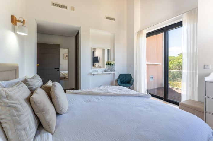 Image No.22-2 Bed Apartment for sale