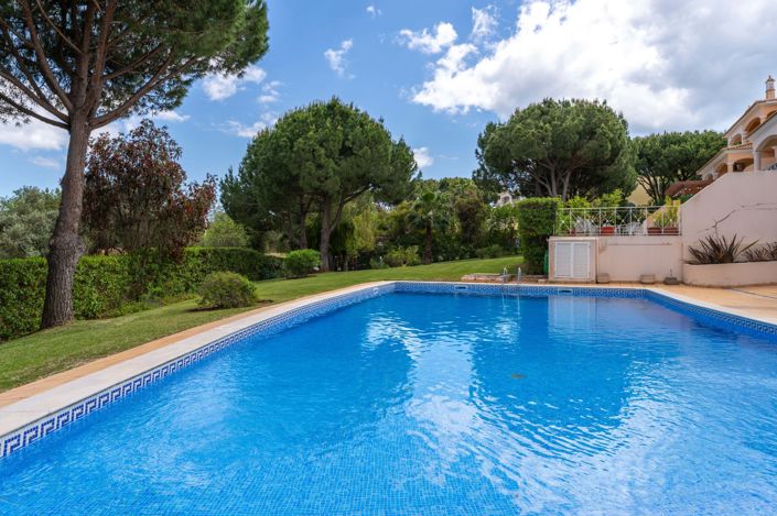 Image No.26-4 Bed Townhouse for sale