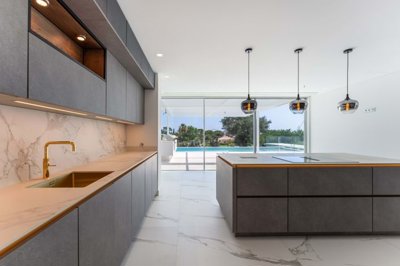 4854-693282-712851930b3075b7180938e680efb254b