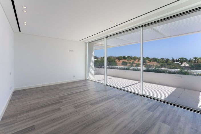 Image No.30-5 Bed Villa for sale