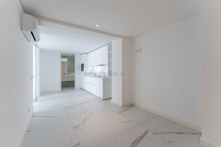 Image No.52-5 Bed Villa for sale