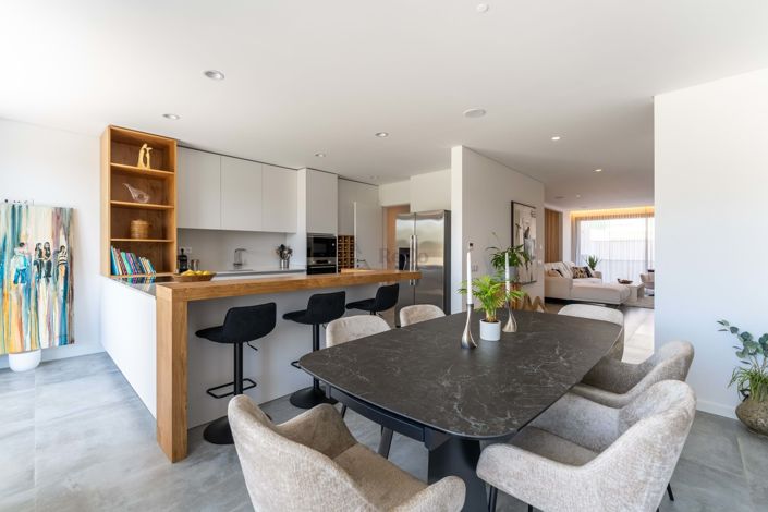 Image No.11-3 Bed Property for sale