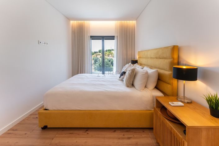 Image No.20-3 Bed Property for sale