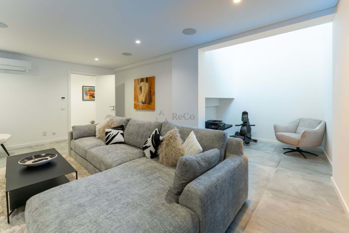 Image No.26-3 Bed Property for sale