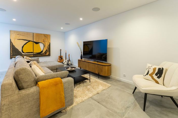 Image No.31-3 Bed Property for sale