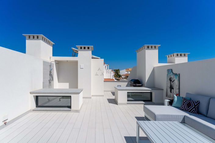 Image No.38-3 Bed Property for sale