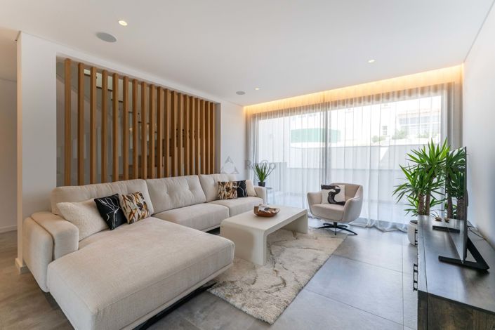 Image No.5-3 Bed Property for sale