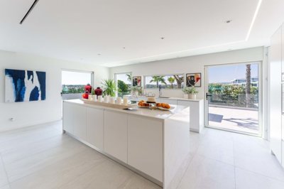 4854-693535-712851930b3075b7180938e680efb254b