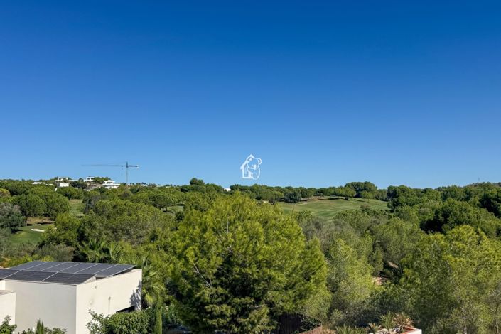 Image No.40-5 Bed Villa for sale