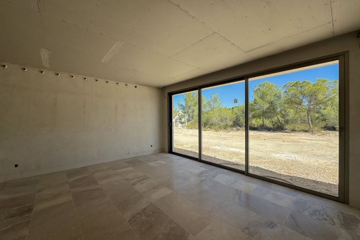 Image No.50-5 Bed Villa for sale