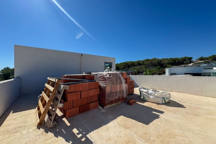 Image No.73-5 Bed Villa for sale