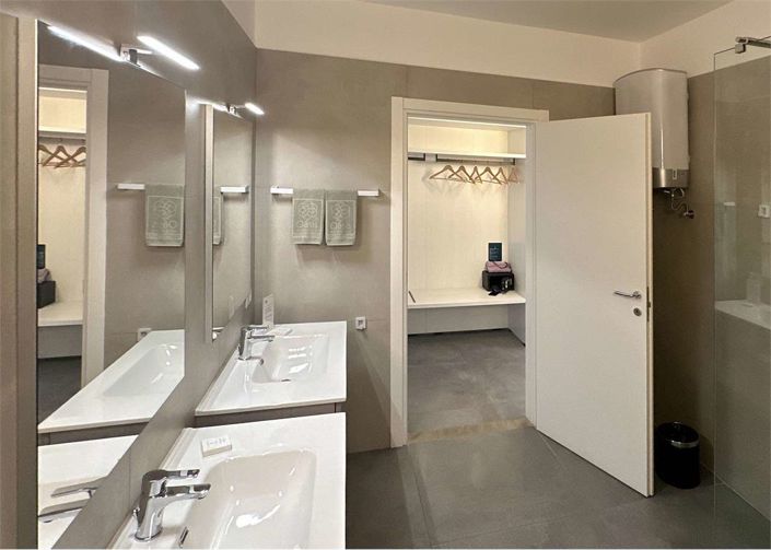 Image No.5-1 Bed Property for sale