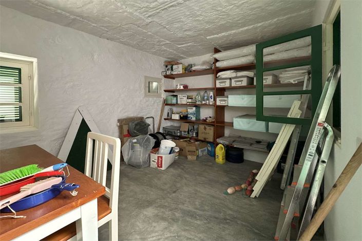 Image No.18-3 Bed Property for sale