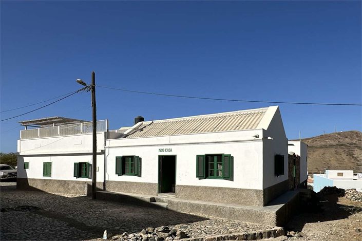 Image No.2-3 Bed Property for sale