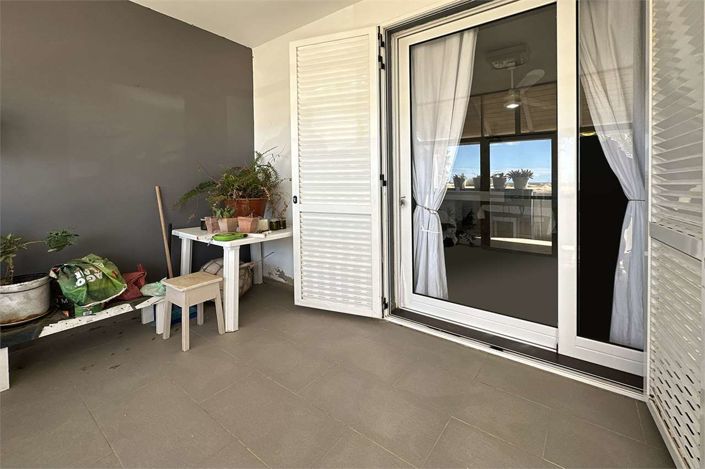 Image No.3-2 Bed Property for sale