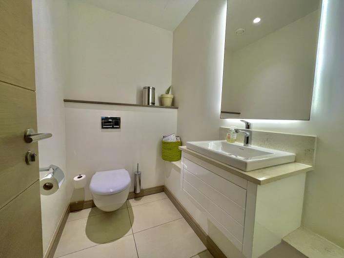 Image No.10-3 Bed Apartment for sale