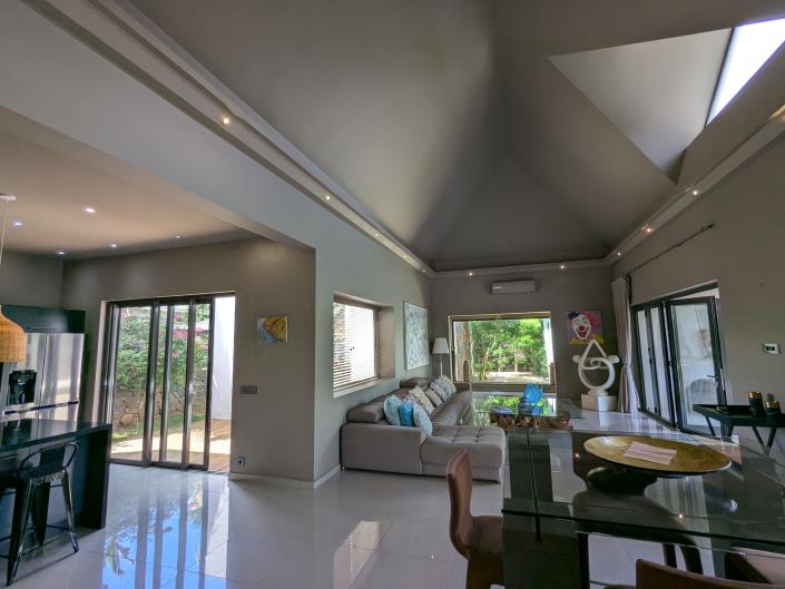 Image No.8-5 Bed Villa for sale