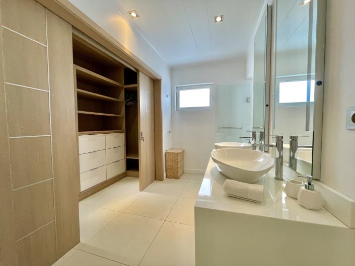 Image No.11-4 Bed Villa for sale