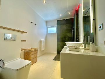 12---643_5538820c90d34036a2241212d5998f94