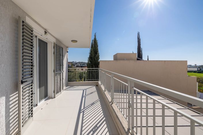 Image No.17-3 Bed House for sale