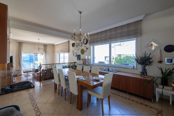 Image No.5-Maison de 6 chambres à vendre à Kapsalos