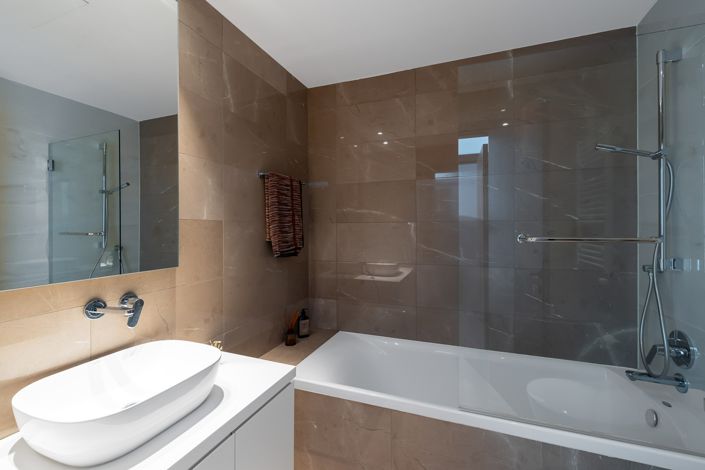 Image No.20-2 Bed Apartment for sale