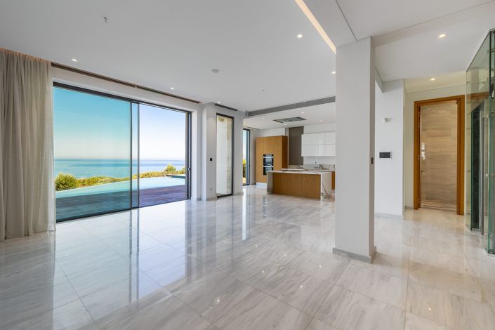 Image No.3-Maison de 4 chambres à vendre à Peyia