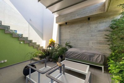 dd87a1d5-1bf6-49a1-8138-1751a7d54400