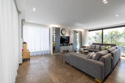 67d7205a-b351-4ffd-96a7-f1c07c7d928e