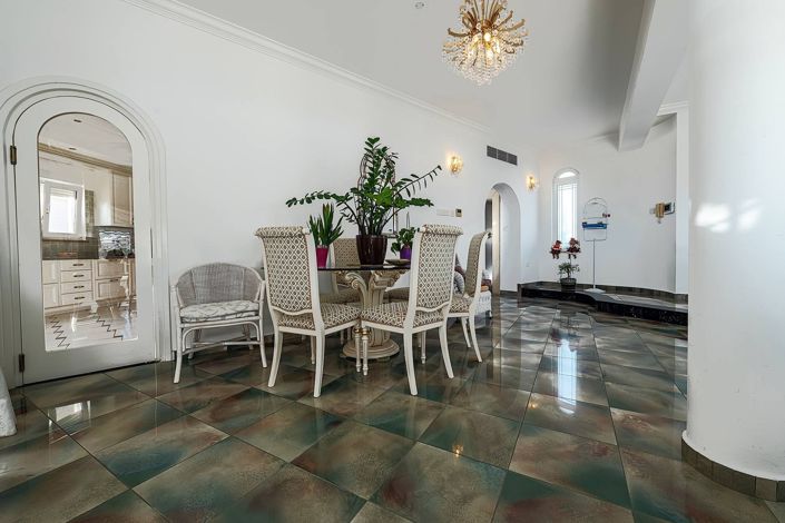 Image No.5-5 Bed Villa for sale