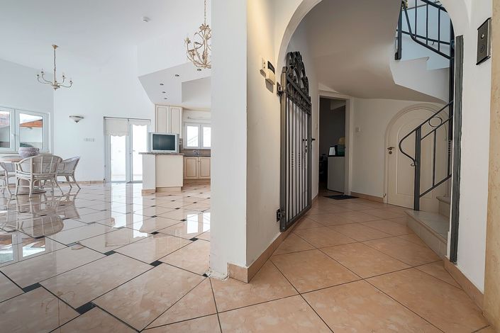 Image No.8-5 Bed Villa for sale