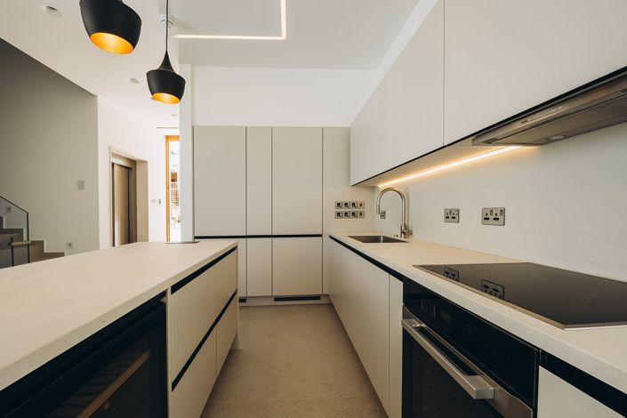 Image No.6-6 Bed Villa for sale