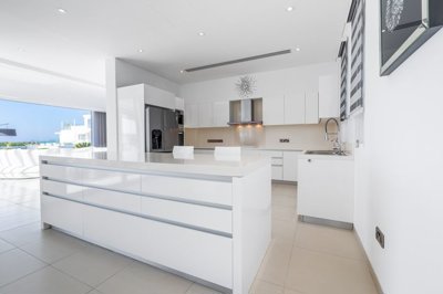 0243b22e-fc84-4b55-b06e-61fba2f31b1b