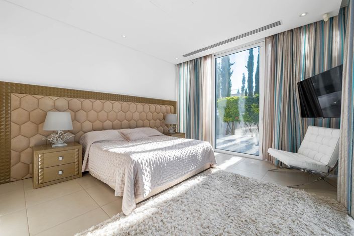 Image No.18-Villa de 4 chambres à vendre à Peyia