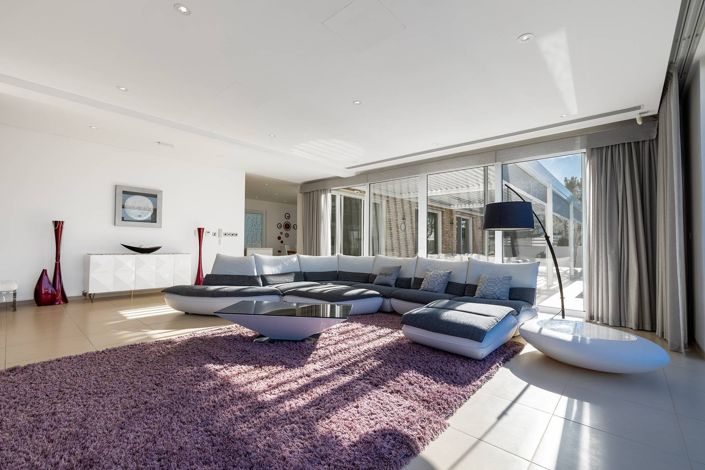 Image No.4-Villa de 4 chambres à vendre à Peyia