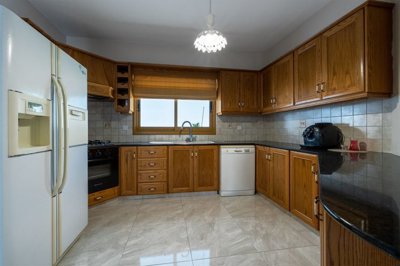 8d9404b4-6e99-4e19-ba9b-85f4799f3f83