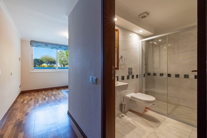 Image No.14-5 Bed House for sale