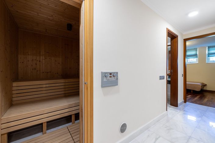 Image No.16-5 Bed House for sale