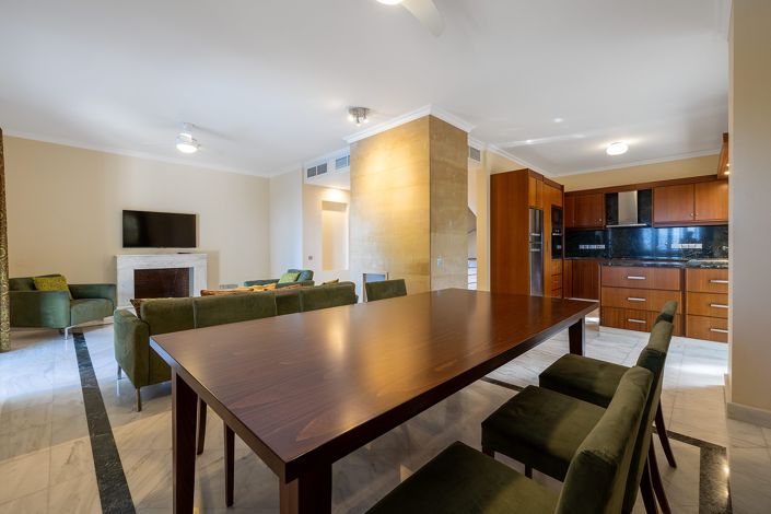 Image No.4-5 Bed House for sale