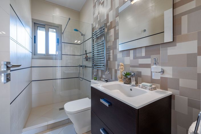 Image No.10-6 Bed Villa for sale