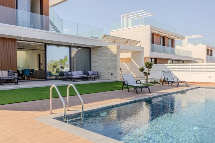 Image No.12-4 Bed House for sale