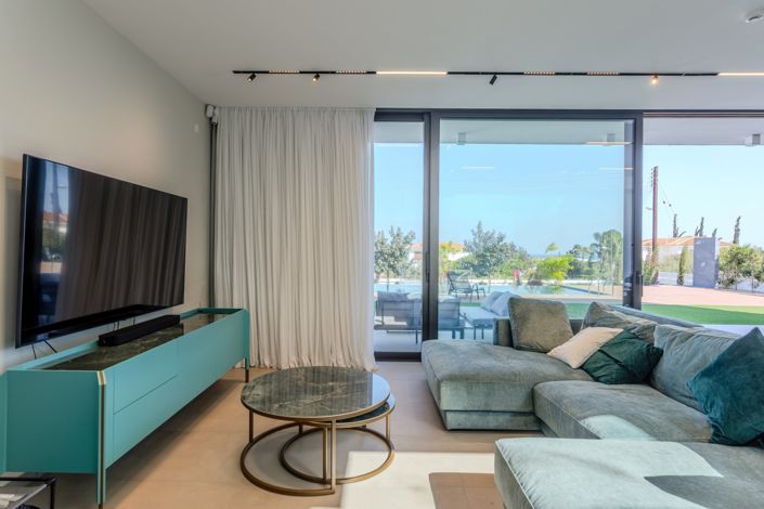 Image No.3-4 Bed House for sale