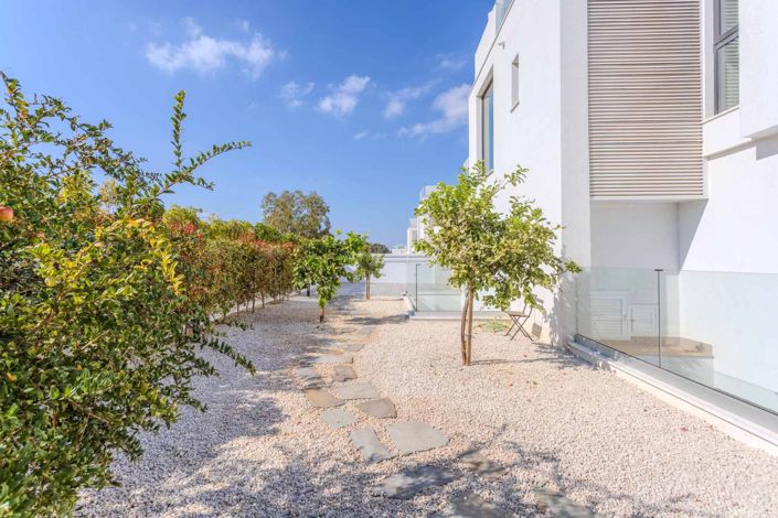 Image No.8-4 Bed House for sale