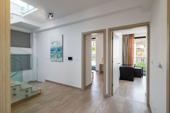 Image No.10-3 Bed House for sale