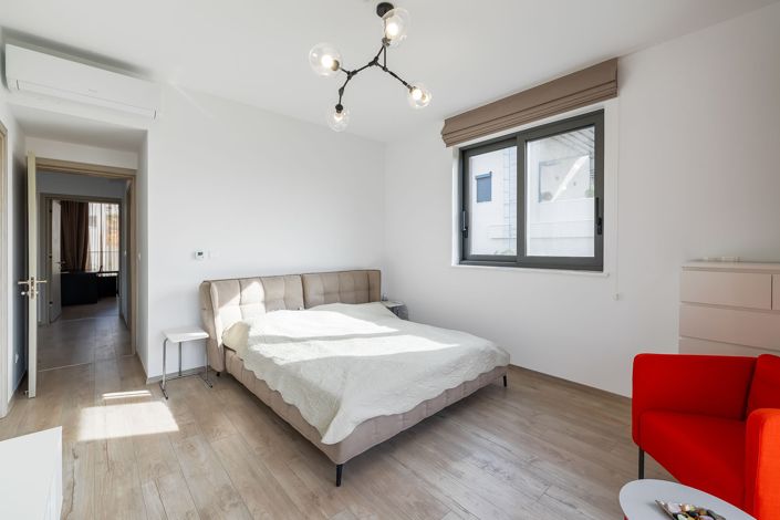 Image No.21-3 Bed House for sale