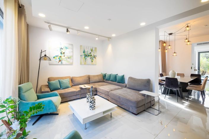 Image No.3-3 Bed House for sale