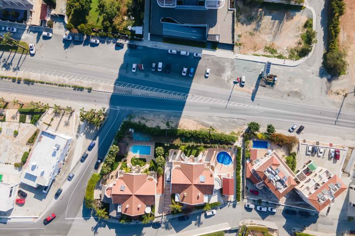 Image No.6-6 Bed House for sale